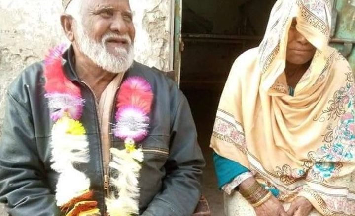 प्यार का उम्र से क्या वास्ता:पाकिस्तान में 80 साल के व्यक्ति का 75 साल की महबूबा से निकाह, बचपन से थी मुहब्बत