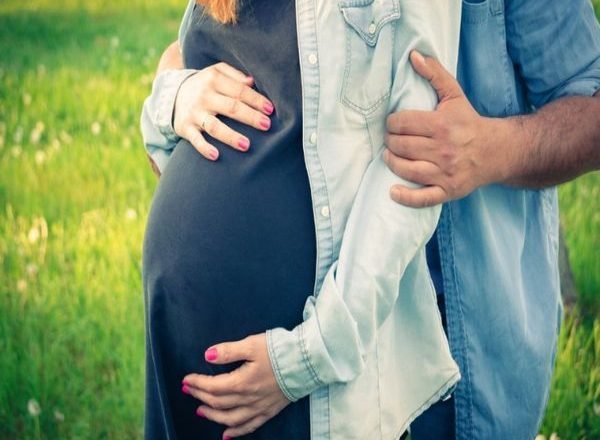 न्यू स्टडी:मां ही नहीं, पिता के खानपान-जीवनशैली का असर भी गर्भ में पल रहे शिशु पर होता है, इसमें सुधार कर बच्चे को अच्छी सेहत दे सकते हैं