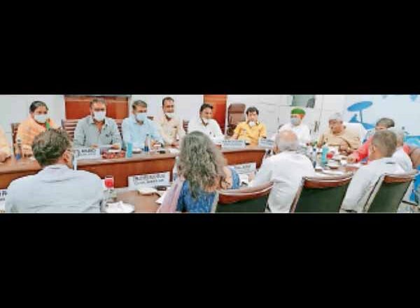 प्रदूषित पानी पर दिल्ली में अहम बैठक:सतलुज में डाले जा रहे केमिकलयुक्त पानी पर फिर बनाई कमेटी, 7 दिन में देगी रिपोर्ट