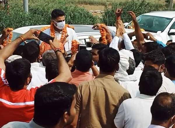 अलवर में पायलट की अकेले उड़ान:पूर्व डिप्टी सीएम सचिन के दौरे में हर बार जैसा काफिला, लेकिन आगे-पीछे अलवर का एक भी विधायक नहीं, दौसा और बांदीकुई के MLA दिखे साथ