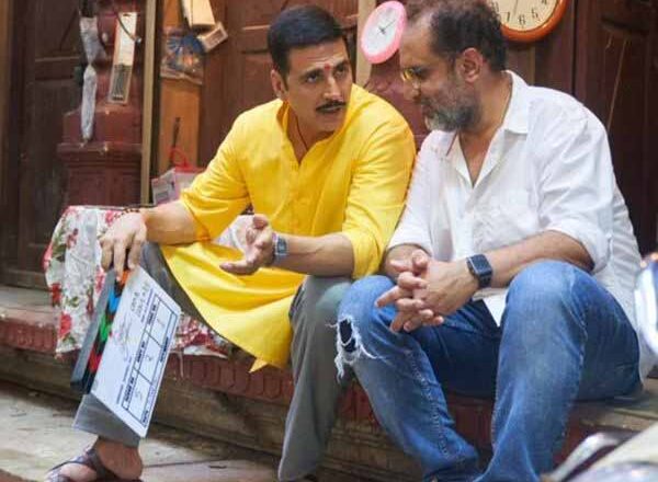 अक्षय कुमार ने अपनी बहन अलका को डेडिकेट की ‘रक्षा बंधन’, सेट से फोटो शेयर कर बताया-आज से शुरू हुई फिल्म की शूटिंग