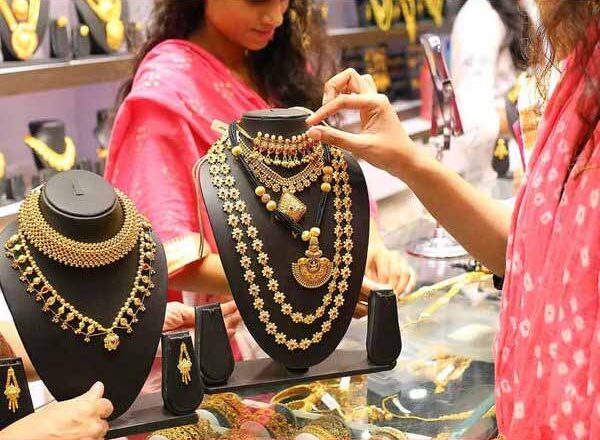 सोना-चांदी खरीदने का सही समय:सोना 47 हजार और चांदी 68 हजार रुपए से भी कम पर आई, आने वाले दिनों में फिर मंहगा हो सकता है सोना