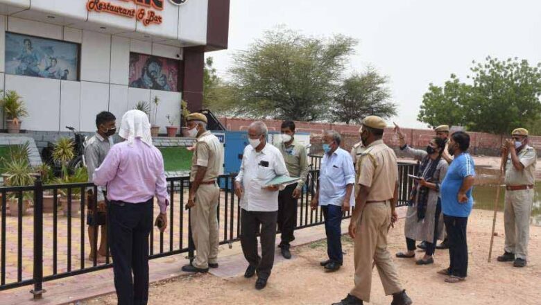व्यावसायिक परिसर में अवैध निर्माण, न्यास ने की कार्रवाई