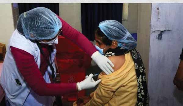 राजस्थान में वैक्सीनेशन का मेगा कैंपेन:कल 10 लाख लोगों को वैक्सीनेट करने का टारगेट, देर रात 8.50 लाख डोज की खेप पहुंची जयपुर