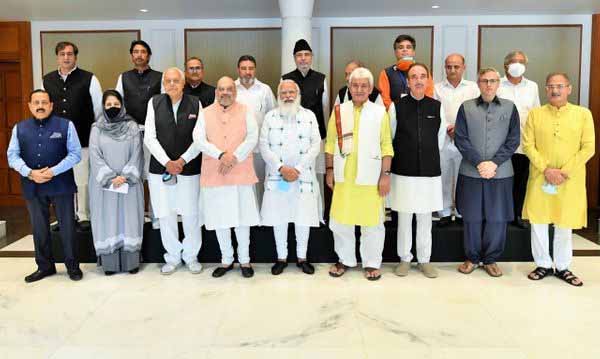 मोदी की गुपकार नेताओं के साथ PM आवास पर बैठक शुरू; जम्मू-कश्मीर में चुनाव कराने का रोडमैप तैयार किया जाएगा