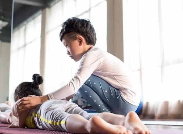 सबसे कम उम्र का सर्टिफाइड योगा ट्रेनर:ऑटिज्म के बावजूद 2 साल की उम्र से योग करना शुरू किया, 7 साल की उम्र तक सेलिब्रिटी और अब अपनी उम्र का सबसे धनवान बच्चा बना