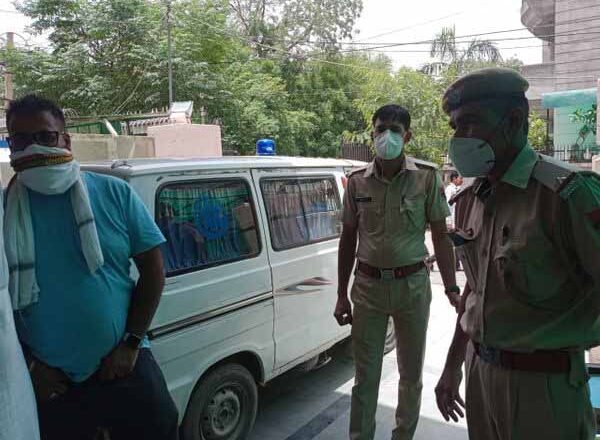 गोली चलने से युवक घायल:नीलगाय को डराने के लिए  चलाई थी गोली,  युवक को  लगी,  श्रीगंगानगर के प्राइवेट अस्पताल में करवाया भर्ती, पुलिस ने ली मामले  की जानकारी