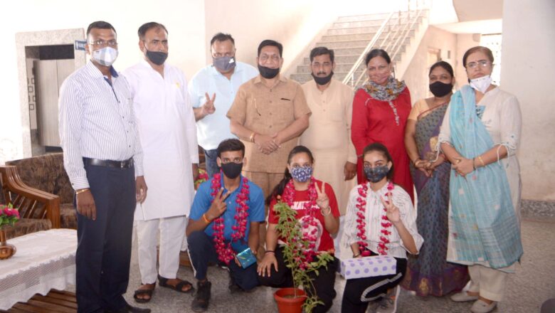 प्रेम सोनी व निहारिका शर्मा एशिया योग खेल प्रतियोगिता में रहे द्वितीय