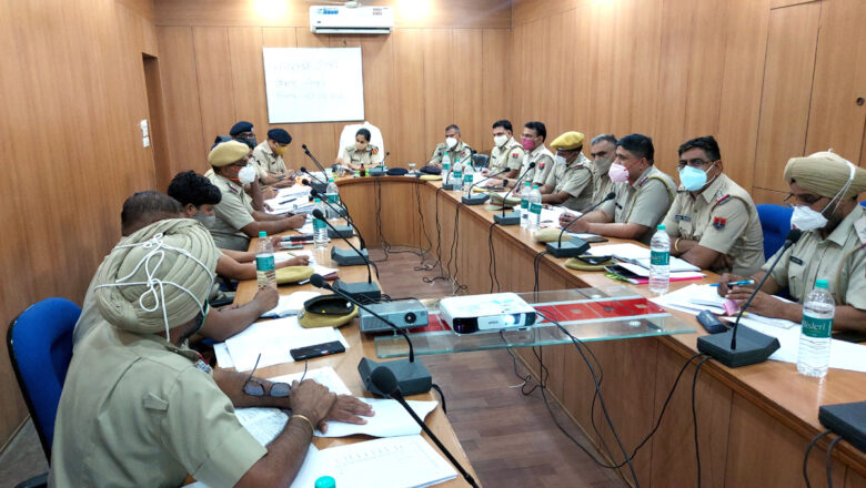 ज्यादा से ज्यादा कार्रवाई कर अपराधों को लाएं नियंत्रण में : एसपी