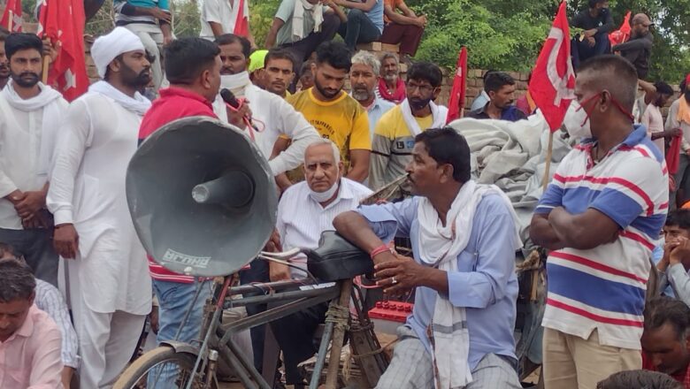 परिवहन विभाग दो पाटों में फंसा