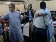 मंत्रालय में MBM कॉलेज के साथी से मिलकर गले लगाया; बोले- जूनियर अपने सीनियर को बॉस बोलता है, आप भी बॉस बोलेंगे