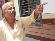 मकान के बाहर खड़े होकर अभद्रता की; आरोप- हमेशा शराब के नशे में रहता है, आए दिन किसी न किसी से झगड़ा करता है