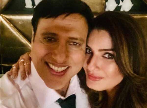 रवीना टंडन ने गोविंदा के साथ शेयर की फोटो, सीक्रेट प्रोजेक्ट के लिए साथ आई 90’s की सुपरहिट जोड़ी