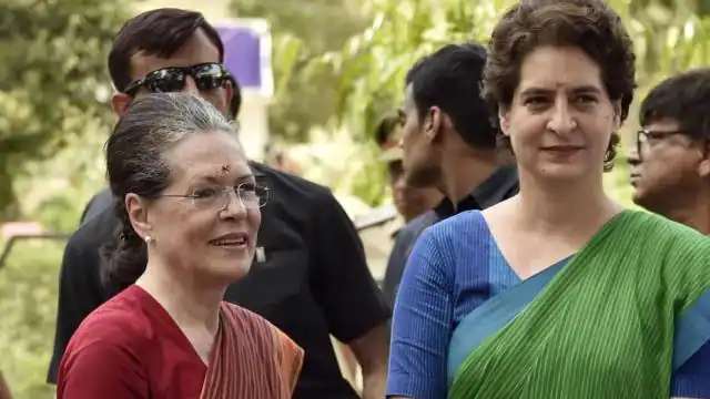 पंजाब कांग्रेस संकट: कैप्टन अमरिंदर से मिलने से पहले सोनिया गांधी से मिलीं प्रियंका