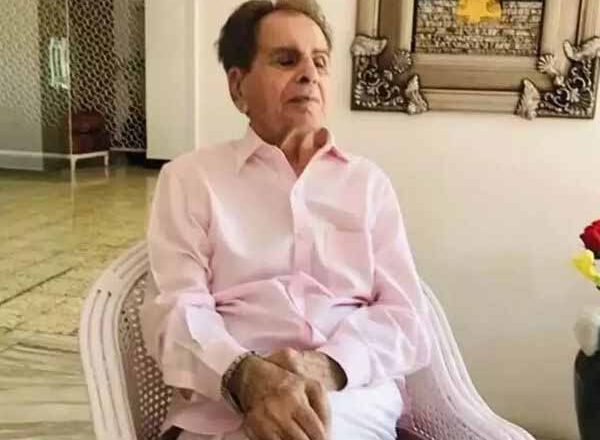 राष्ट्रपति रामनाथ कोविंद और प्रधानमंत्री नरेंद्र मोदी ने दी श्रद्धांजलि, अमिताभ बच्चन, अक्षय कुमार समेत कई सेलेब्स ने भी किया याद