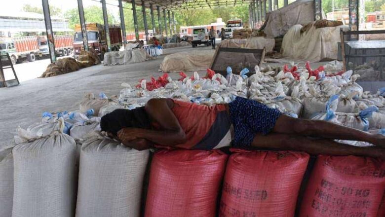 सात करोड़ का कारोबार प्रभावित, आज भी बंद रहेगी मंडी