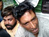 रोडवेज बस में सवार महिला का पर्स छीनकर भाग रहे थे, भीड़ ने पकड़कर कर दी धुनाई, पुलिस को सौंपा; दो साथी मौके से भाग निकले