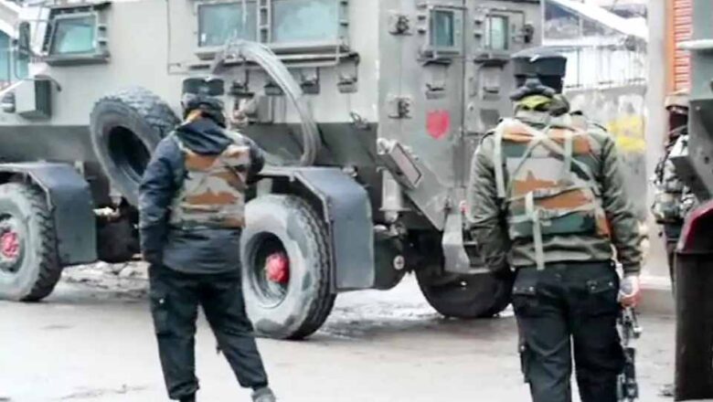 कुलगाम में सुरक्षा बल और आतंकियों के बीच मुठभेड़, दो से तीन दहशतगर्दों के छिपे होने की आशंका
