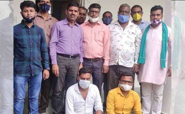सफाईकर्मी को ड्यूटी पर रखने के एवज में 5 हजार रुपए महीने की बंधी मांग रहा था पार्षद, प्राइवेट मुंशी के जरिये ले रहा था रिश्वत, ACB ने दोनों को दबोचा