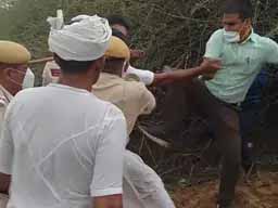 भारत माला प्रोजेक्ट में मुआवजे की मांग कर रहे थे किसान, काम रोकने पर एसडीएम को आया गुस्सा,  किसानों ने देर रात बुलाई पंचायत