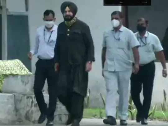 सोनिया गांधी-सिद्धू की बैठक खत्म, बिना कुछ बोले हाथ जोड़कर निकले, पंजाब इंचार्ज हरीश रावत बोले-मैंने अपनी रिपोर्ट दे दी है