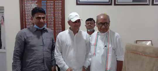 पेगासस मामले पर दिग्विजय सिंह का हमला:MP के पूर्व मुख्यमंत्री बोले- प्रधानमंत्री नरेंद्र मोदी 2017 में इजरायल गए थे, 2018 में भारत में इस ऐप का चलन शुरू हो गया