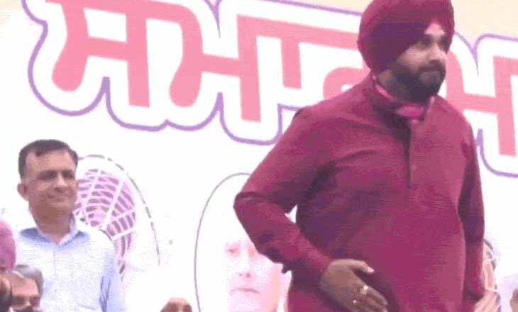 सिद्धू पंजाब कांग्रेस के ‘कैप्टन’ बने:अमरिंदर बोले- सिद्धू पैदा हुए थे तब मैं बॉर्डर पर तैनात था; नवजोत बोले- मेरी चमड़ी मोटी, मुझे फर्क नहीं पड़ता
