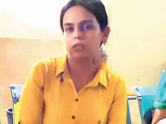 रिश्तेदारों को रौब दिखाने बनी फर्जी IAS:कटनी की मोनिका रांची से गिरफ्तार, खुद को बताती थी जमशेदपुर की असिस्टेंट कलेक्टर; माता-पिता ने पढ़ने के लिए दिल्ली भेजा था