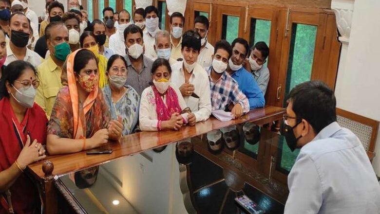 करन्ट से पार्षद पति की मौत पर पार्षदों में रोष