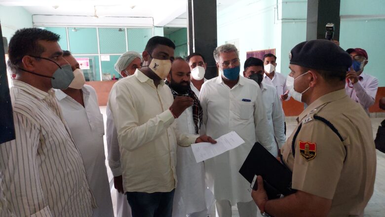आरोपियों की गिरफ्तारी न होने पर शराब कारोबारियों ने दी दुकानें बंद रखने की चेतावनी