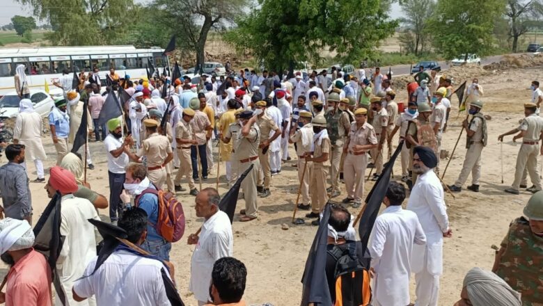 पुलिस व आंदोलनकारी किसानों में झड़प, भाजपा नेताओं को रोका
