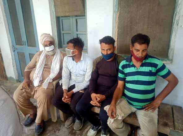 सस्ते भाव में डीजल बेचते-खरीदते ग्रीफ के दो संविदा कर्मियों सहित 4 गिरफ्तार, डेढ़ लाख नगद बरामद