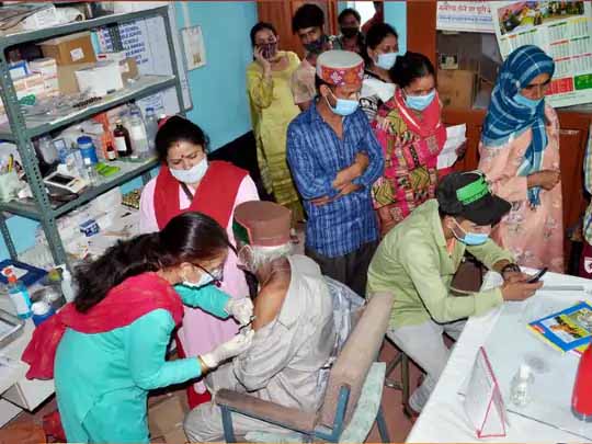 ICMR की स्टडी में दावा:वैक्सीन लेने के बाद भी कोरोना के डेल्टा वैरिएंट से संक्रमित होने का खतरा, लेकिन मौत की आशंका कम हो जाती है