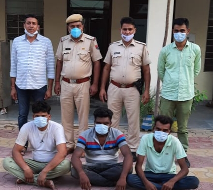 नोट दुगने करने का झांसा देकर लाखों की ठगी करने वाला गिरोह रिमांड पर, कड़ी पूछताछ जारी