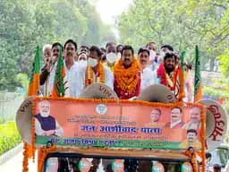 UP में BJP की जन आशीर्वाद यात्राएं आज से:लखनऊ से शुरू हुई 3500 KM की यात्रा, केंद्रीय राज्यमंत्री 120 विधानसभा और 35 लोकसभा क्षेत्रों में बनाएंगे चुनावी माहौल