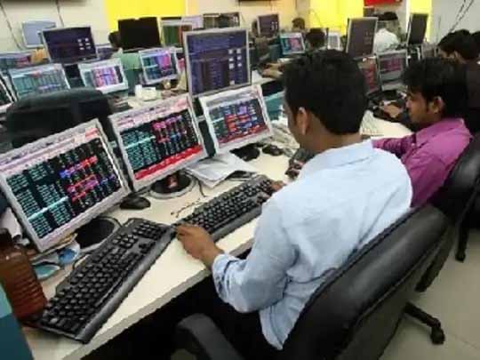 शानदार तेजी के साथ बाजार बंद:पहली बार सेंसेक्स 54,700 और निफ्टी 16,300 के पार पहुंचा, भारती एयरटेल का शेयर करीब 4% चढ़ा