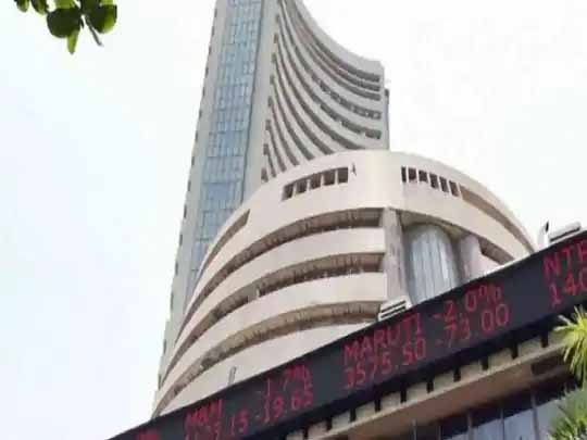 हफ्ते के पहले दिन बाजार में बढ़त:दिनभर के उतार-चढ़ाव के बाद सेंसेक्स 125 अंक और निफ्टी 20 अंक चढ़कर बंद, मेटल और PSU बैंक इंडेक्स में 1.5% से ज्यादा की गिरावट