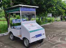 जब धूप नहीं होगी तो बैट्री से चलेगी, एक चार्ज में दौड़ेगी 100KM; 5 महीने में स्टूडेंट्स ने की तैयार