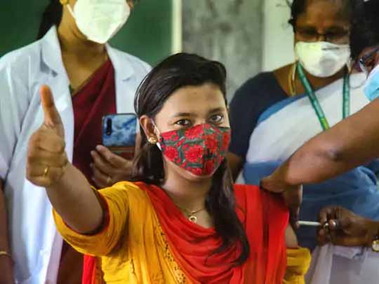 वैक्सीन मिक्सिंग पर एक और रिसर्च होगी:कोवीशील्ड, कोवैक्सिन के मिक्स डोज पर स्टडी के लिए DGCI ने दी मंजूरी, तमिलनाडु में 300 लोगों पर होगा ट्रायल