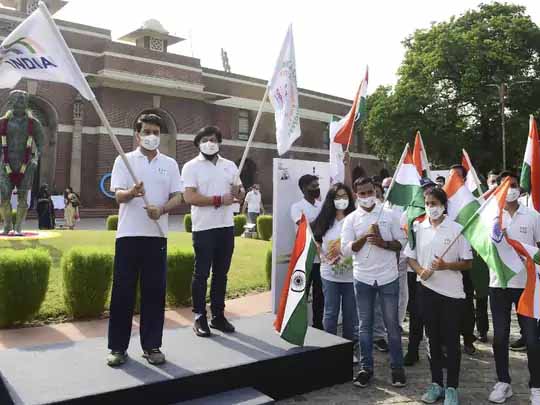 फिट इंडिया फ्रीडम रन 2.0:केंद्रीय खेल मंत्री अनुराग ठाकुर ने दिखाई हरी झंडी, देश को स्वस्थ रखने में 7.5 करोड़ लोगों की होगी हिस्सेदारी