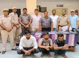 पिक्चर चलाने वाला लैपटॉप लुटेरा गिरफ्तार ​​​​​​​​​​​​​​:लॉकडाउन में नौकरी गई तो मोबाइल-लैपटॉप लूटने लगे, OLX पर बेच देते थे; सिर्फ महिलाओं को बनाते थे निशाना
