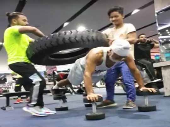 मिलिए 76 साल के ‘नौजवान’ तृप्त सिंह से:रोज 6 घंटे एक्सरसाइज, कहते हैं-उम्र सिर्फ एक नंबर, ज्यादा मत सोचो, जिंदगी खुलकर जियो; विराट कोहली भी करते हैं फॉलो