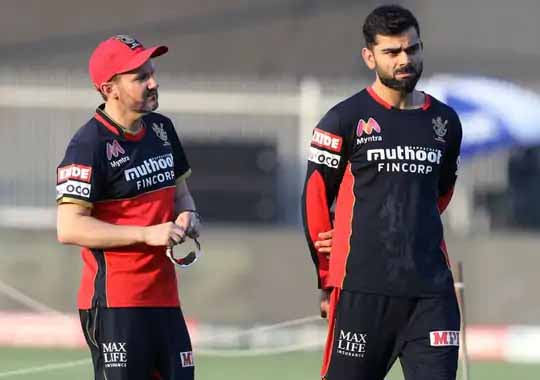 RCB के हेड कोच ने दिया इस्तीफा:IPL फेज-2 से पहले विराट कोहली की टीम में हुए बड़े बदलाव, कैटिच की जगह माइक हेसन को बनाया गया टीम का नया कोच