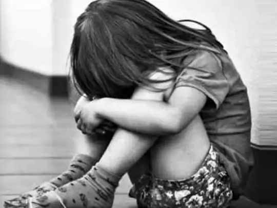 बच्चे को जन्म देने वाली नाबालिग की आपबीती:12 साल की बच्ची बोली- शरीर में बदलाव हुआ तो समझ आ गया था, लेकिन डर के कारण किसी को नहीं बताया