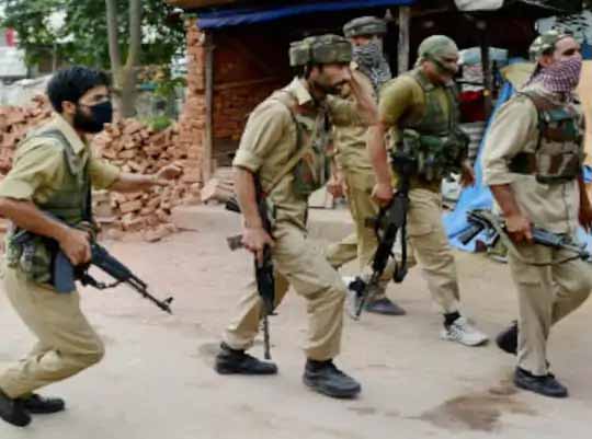 जम्मू-कश्मीर पुलिस ने मार गिराए लश्कर के 2 आतंकवादी, श्रीनगर शहर में हुई मुठभेड़ में मारे गए दोनों दहशतगर्द
