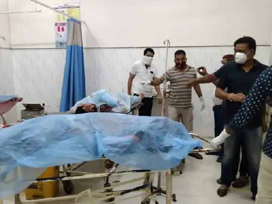 PNB के दो अफसरों को ट्रक ने रौंदा, मौत:दो बाइक पर होटल से आ रहे थे 4 लोग; एक बाइक को रौंदते हुए निकला ट्रक, दूसरी के इतने नजदीक से गुजरा कि बाइक गिर पड़ी