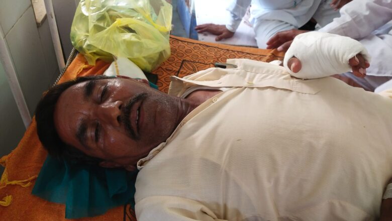नशा बेचने की शिकायत करने की रंजिश में कातिलाना हमला, सरपंच-वार्ड पंच घायल