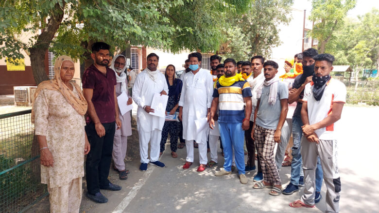 षड्यंत्र रचकर झूठा मुकदमा दर्ज करवाने का आरोप