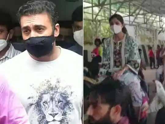 राज कुंद्रा पोर्नोग्राफी केस:राज कुंद्रा के खिलाफ 1500 पन्नों की चार्टशीट फाइल होते ही माता वैष्णो देवी के दर्शन करने पहुंची शिल्पा शेट्टी, सामने आई तस्वीरें