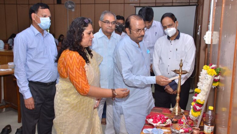 पंडित नेहरू ने आधुनिक भारत के विकास के मन्दिर खड़े किए हैं:राजीव अरोड़ा